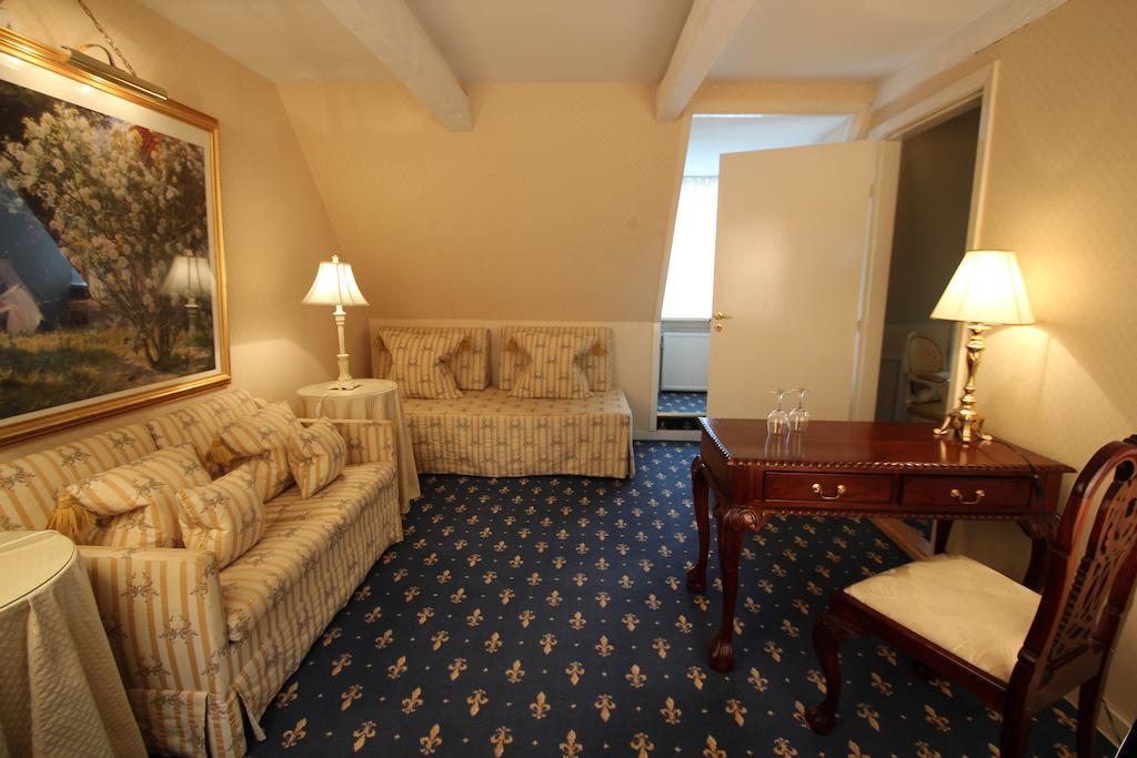 Store Restrup Manor House Esterno foto