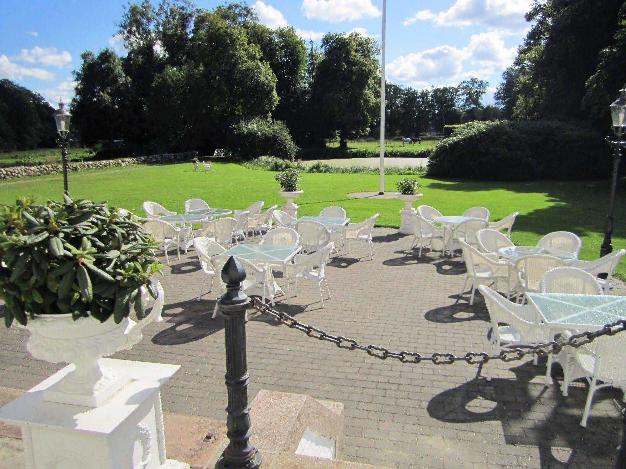 Store Restrup Manor House Esterno foto