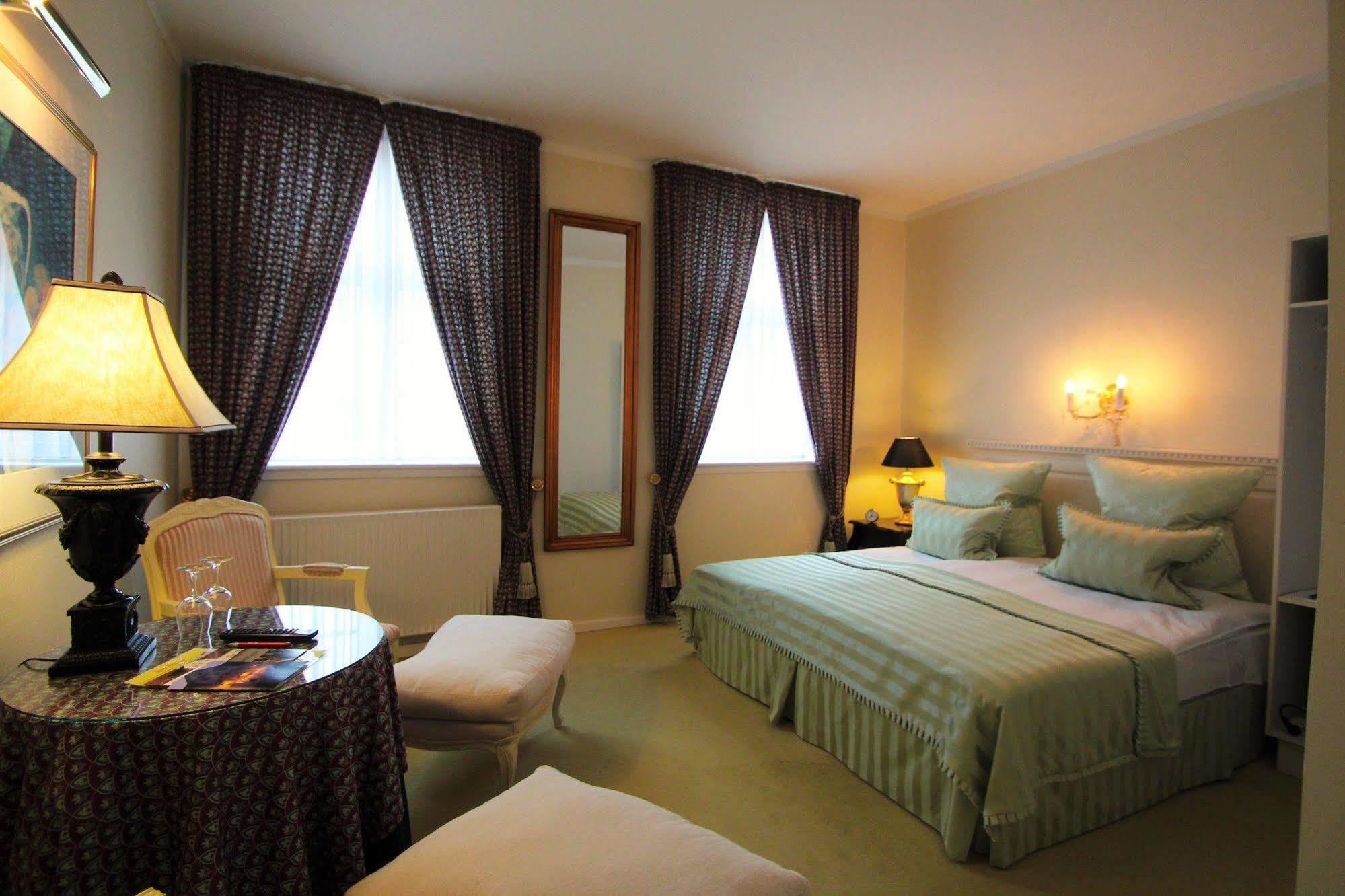 Store Restrup Manor House Esterno foto