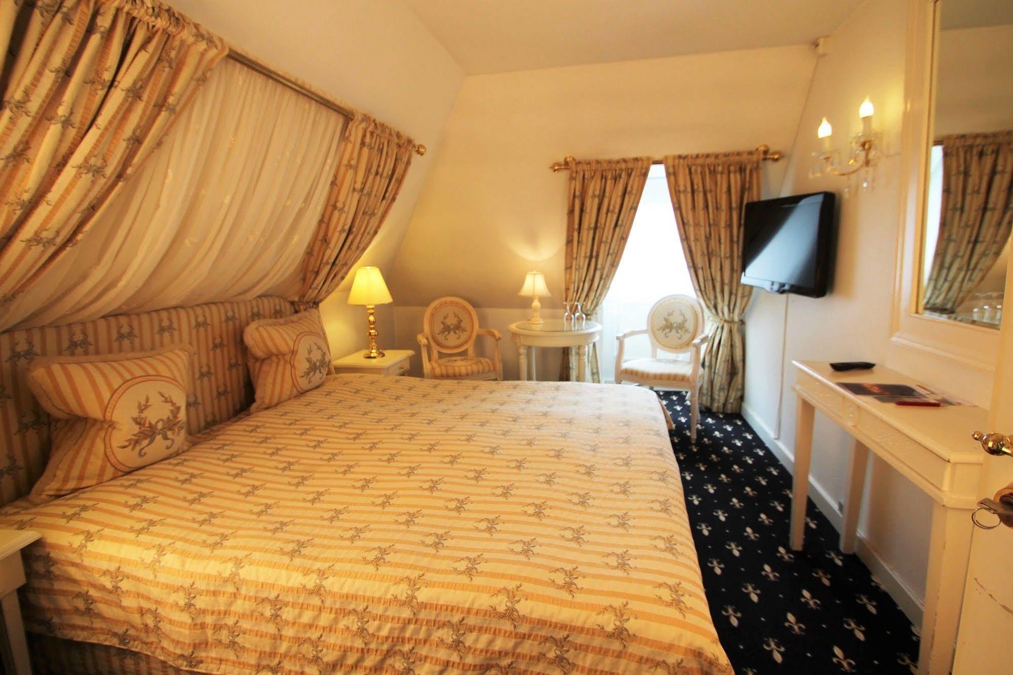 Store Restrup Manor House Esterno foto