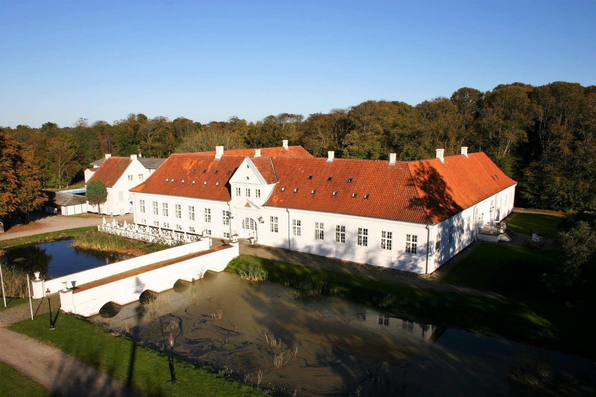 Store Restrup Manor House Esterno foto